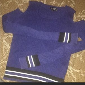 3 shirts brands zara and topshop. Sizes US 4 and small